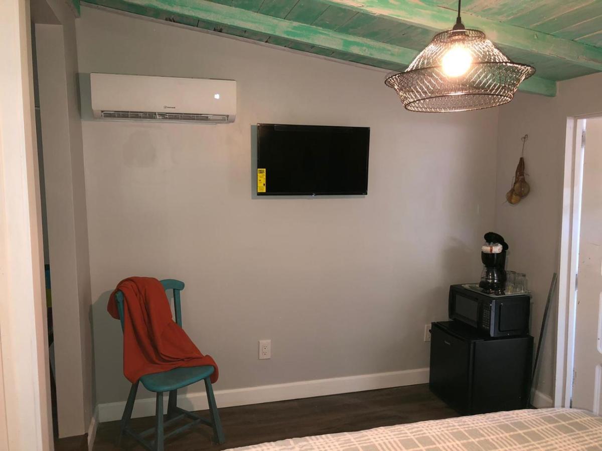 Independent Studio In Little Havana ไมอามี ภายนอก รูปภาพ